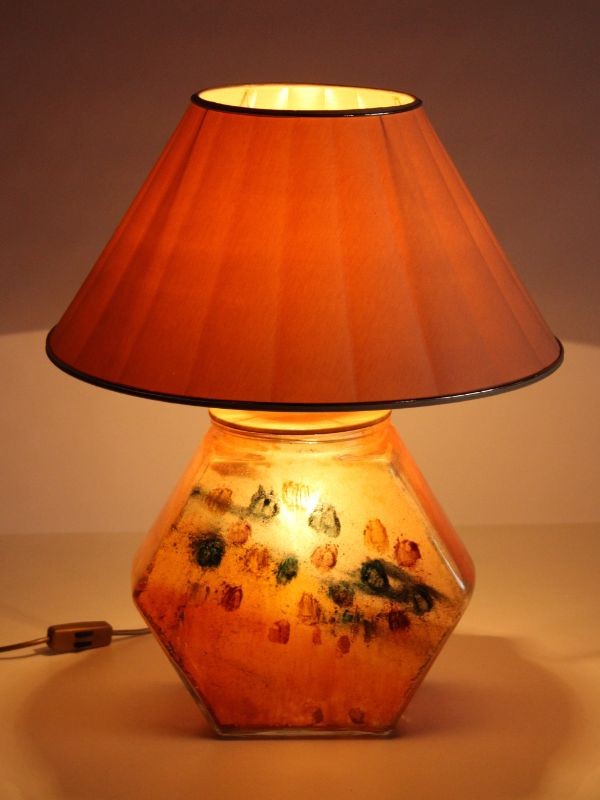 Knappe lamp met boven- en onderaan licht
